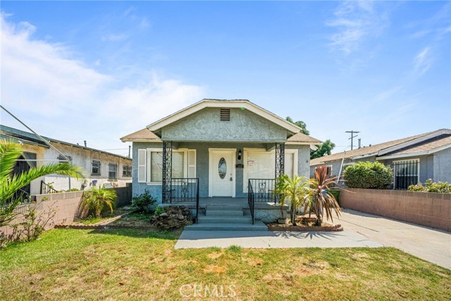 122 E 83rd Street, Los Angeles CA: https://media.crmls.org/medias/b5f78740-80d4-4864-8ce2-a6ea667732b3.jpg