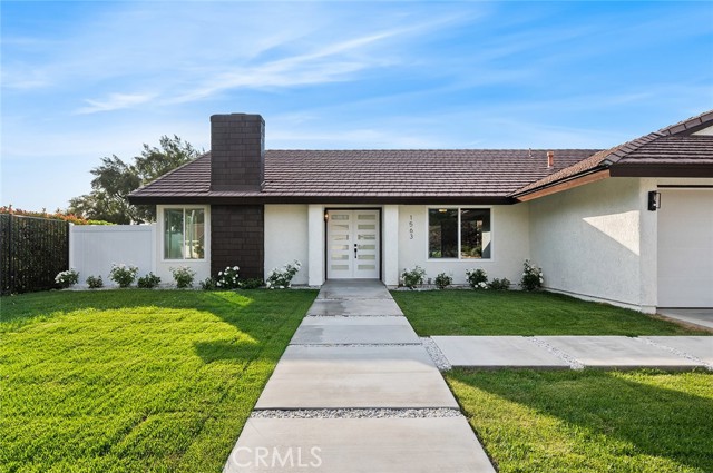 1563 Gary Lane, Redlands CA: https://media.crmls.org/medias/b5f7a3cf-2cd9-4a6e-9765-629188d11d5d.jpg