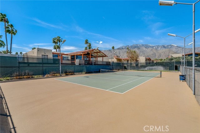 Detail Gallery Image 33 of 42 For 1411 N Sunrise Way #18,  Palm Springs,  CA 92262 - 2 Beds | 2 Baths