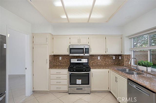 Detail Gallery Image 9 of 32 For 13099 Palisade Pl, Moreno Valley,  CA 92553 - 4 Beds | 3 Baths