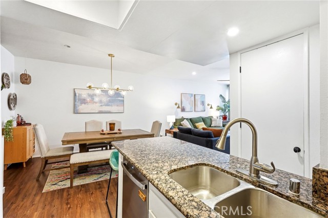 Detail Gallery Image 23 of 54 For 17711 Margate St #103,  Encino,  CA 91316 - 2 Beds | 1/1 Baths