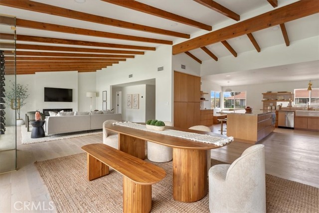 Detail Gallery Image 8 of 52 For 23755 Clarendon, Woodland Hills,  CA 91367 - 4 Beds | 3 Baths