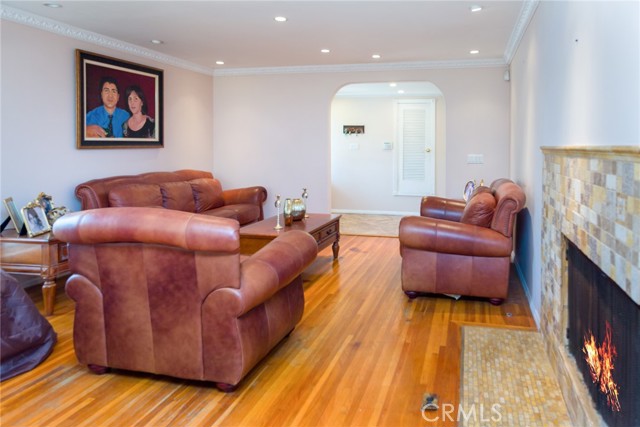 10165 Sully Drive, Sun Valley CA: https://media.crmls.org/medias/b5f885f2-5cd0-422e-8852-1863f24e7601.jpg