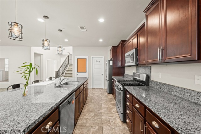 Detail Gallery Image 22 of 52 For 26535 Emperor Rd, Menifee,  CA 92585 - 5 Beds | 3 Baths