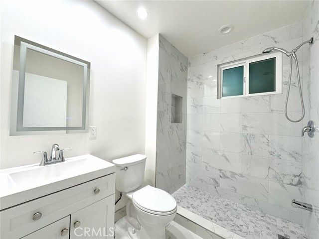 15210 Cohasset Street, Van Nuys CA: https://media.crmls.org/medias/b5f8d0d5-9b78-48dc-a011-fb2a2857d4d0.jpg