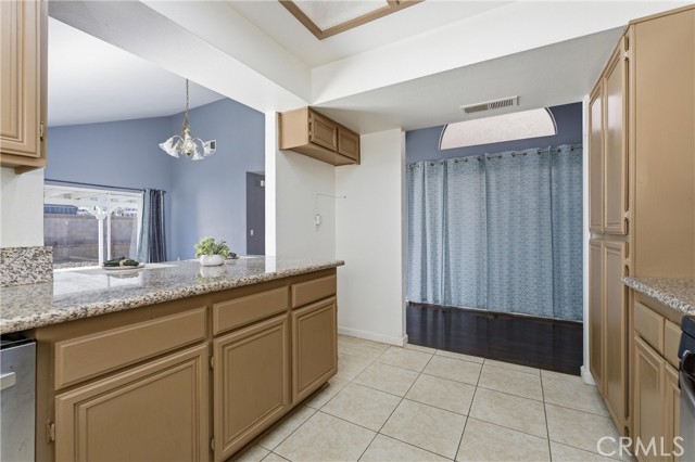 Detail Gallery Image 14 of 30 For 44919 Fenhold, Lancaster,  CA 93535 - 3 Beds | 2 Baths