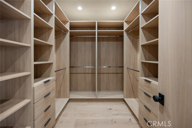 4320 Teesdale Avenue, Studio City CA: https://media.crmls.org/medias/b5fa9f0b-5545-45b2-a2cf-1ee01f9aa93c.jpg