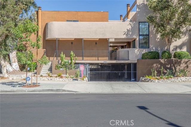 Detail Gallery Image 1 of 28 For 5456 Hermitage Ave #8,  Valley Village,  CA 91607 - 2 Beds | 2 Baths