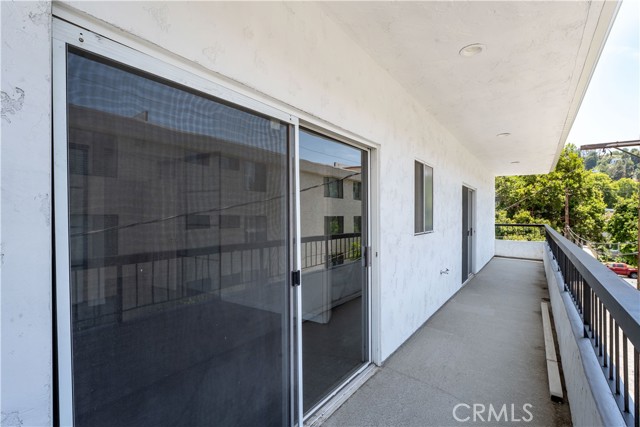 4313 Van Nuys Boulevard, Sherman Oaks CA: https://media.crmls.org/medias/b5fb5c70-5373-4089-9ef0-051586d44629.jpg