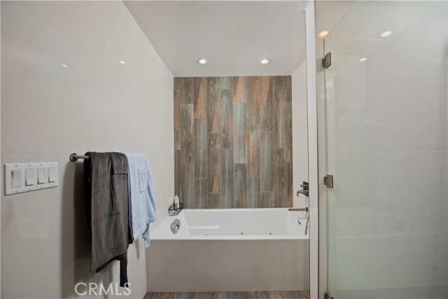 Detail Gallery Image 17 of 27 For 5315 White Oak #K,  Encino,  CA 91316 - 3 Beds | 2/1 Baths