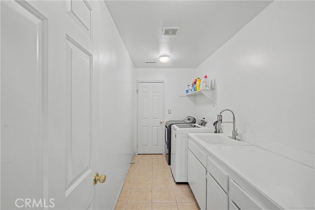 Detail Gallery Image 11 of 31 For 172 Goldenrod Ave, Perris,  CA 92570 - 5 Beds | 3 Baths