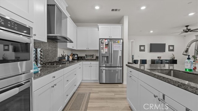 Detail Gallery Image 7 of 27 For 4547 S Luna Privado, Ontario,  CA 91761 - 2 Beds | 2 Baths