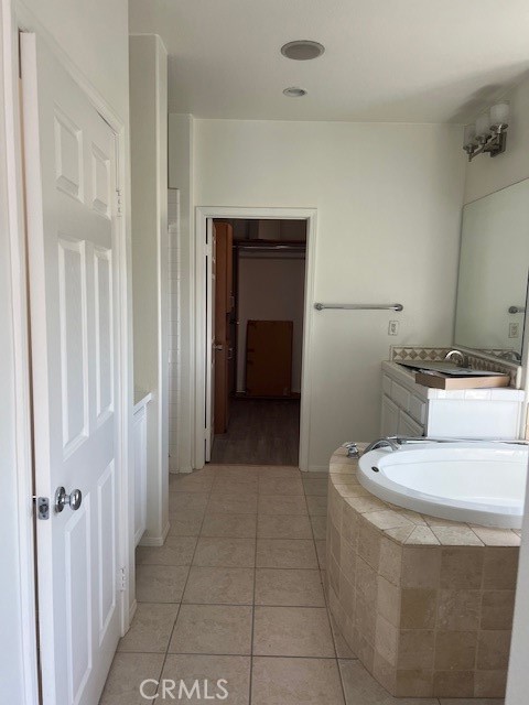 Detail Gallery Image 4 of 10 For 10040 Meritage Ct, Sun Valley,  CA 91352 - 4 Beds | 3 Baths