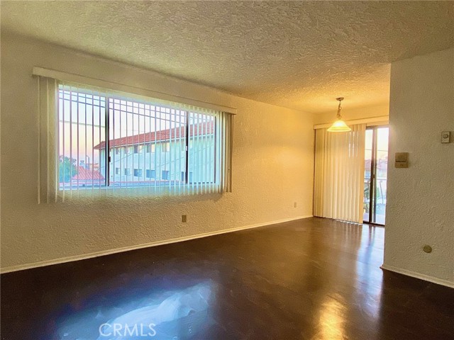 Detail Gallery Image 3 of 13 For 1322 W 9th St #107,  San Pedro,  CA 90732 - 1 Beds | 1 Baths