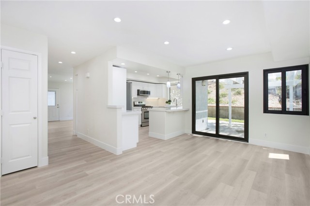 15 Calle Albarda, Rancho Santa Margarita CA: https://media.crmls.org/medias/b5fcc24e-3d83-49de-95a8-9b34a9ee18c0.jpg
