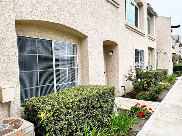 Detail Gallery Image 2 of 10 For 12552 Josephine St #D,  Garden Grove,  CA 92841 - 2 Beds | 2 Baths