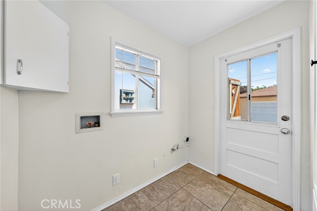 Detail Gallery Image 14 of 38 For 7046 Murietta, Van Nuys,  CA 91405 - 4 Beds | 2 Baths