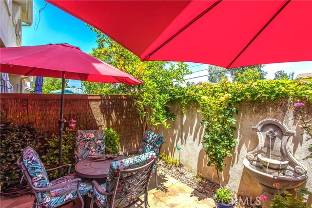 93 Kansas Street, Redlands CA: https://media.crmls.org/medias/b5ff3e47-56e5-455e-a0c6-fe276e314130.jpg