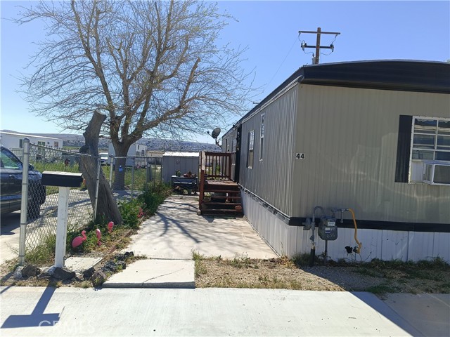 Detail Gallery Image 2 of 3 For 2100 Soapmine Rd #44,  Barstow,  CA 92311 - 2 Beds | 1/1 Baths