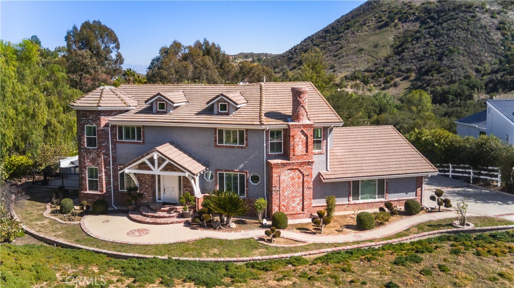 6 Bronco Lane