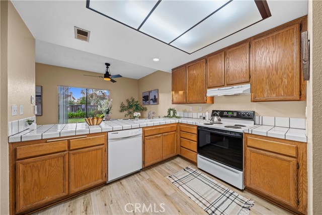 Detail Gallery Image 6 of 21 For 3516 Landsford Way, Carlsbad,  CA 92010 - 3 Beds | 2/1 Baths