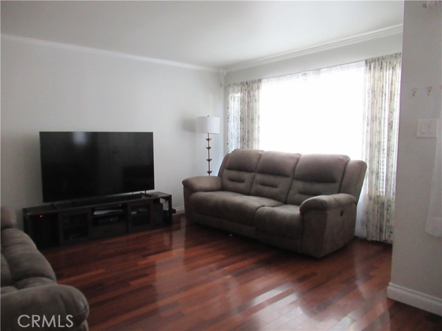 11803 Gard Avenue photo 5