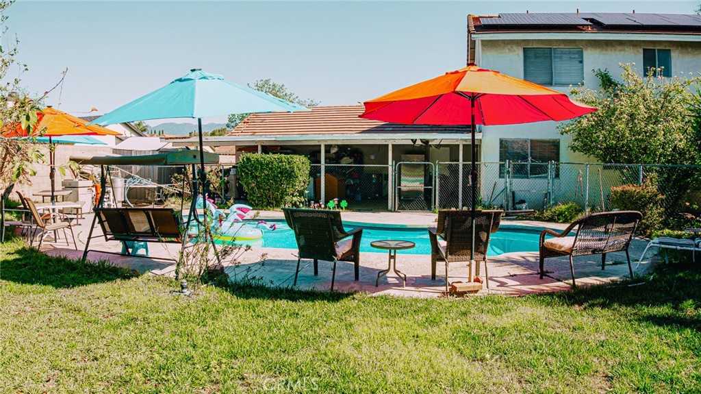 https://media.crmls.org/medias/b6030297-f53e-493f-8b07-d8729150a03e.jpg?preset=X-Large