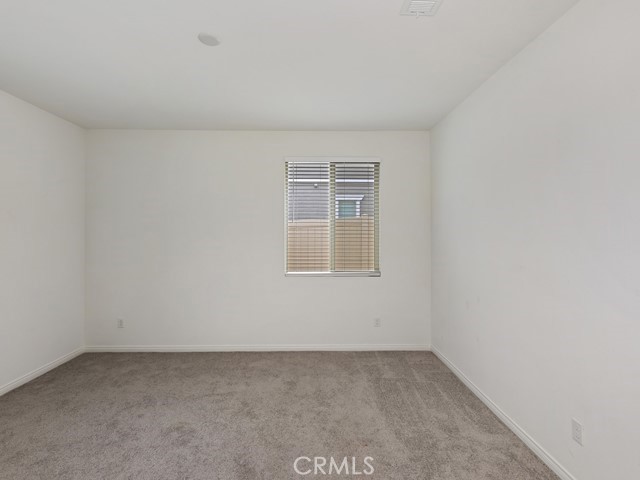 https://media.crmls.org/medias/b6045c93-a3f5-4f28-a09e-a4418ab0d70b.jpg?preset=X-Large