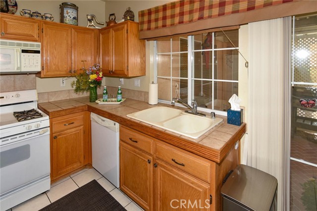 Detail Gallery Image 16 of 43 For 11610 Oak St, Apple Valley,  CA 92308 - 2 Beds | 2 Baths