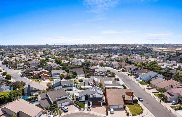 Detail Gallery Image 51 of 61 For 17902 Bolton Cir, Huntington Beach,  CA 92649 - 4 Beds | 2/1 Baths