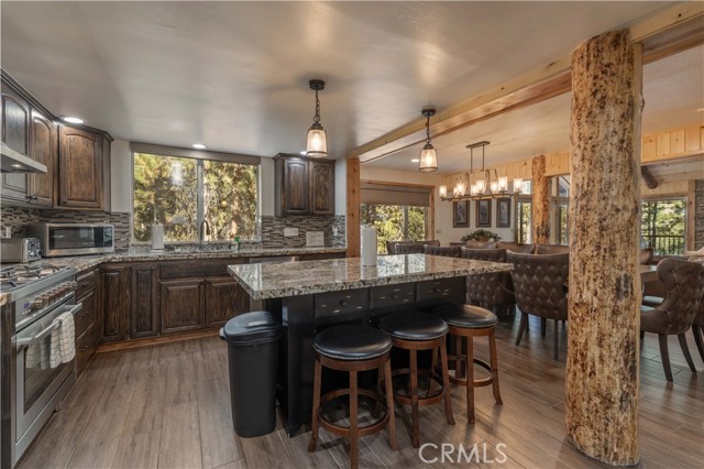 Detail Gallery Image 4 of 53 For 42518 Gold Rush Dr, Big Bear Lake,  CA 92315 - 5 Beds | 6/2 Baths