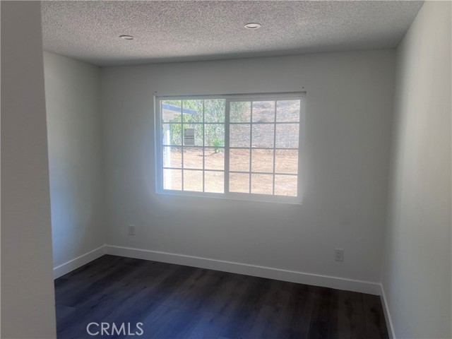 Detail Gallery Image 4 of 4 For 195 Masters, Riverside,  CA 92507 - 3 Beds | 2 Baths