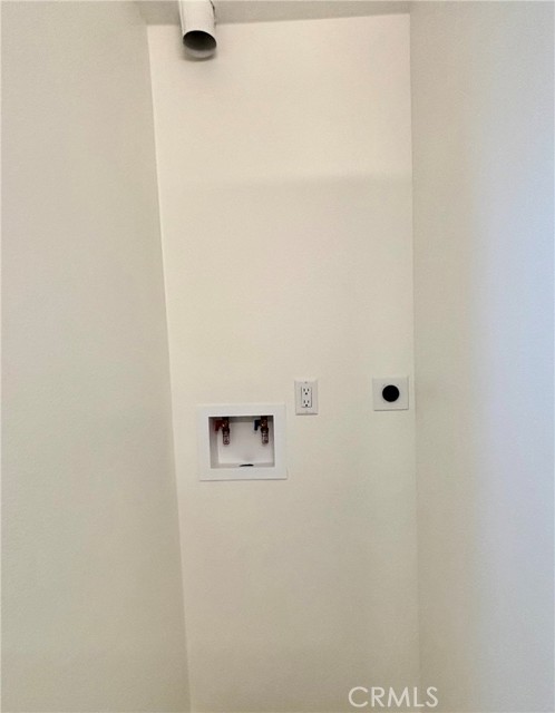 Detail Gallery Image 4 of 4 For 520 W Route 66 #B,  Glendora,  CA 91740 - 1 Beds | 1 Baths