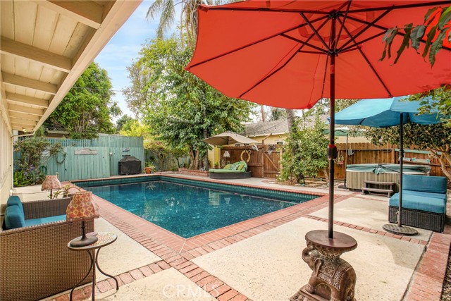 5223 Alhama Drive, Woodland Hills CA: https://media.crmls.org/medias/b607808c-32e4-4b78-9730-07f3321044c2.jpg
