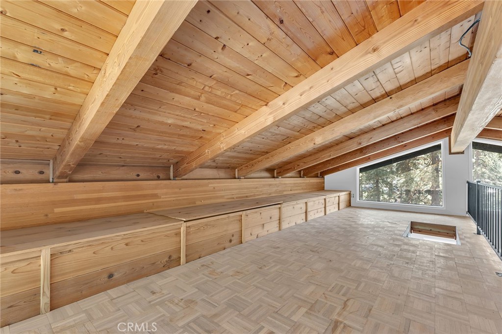 https://media.crmls.org/medias/b607ed5a-3fcd-4c39-bec4-3ee7c9f1603a.jpg?preset=X-Large