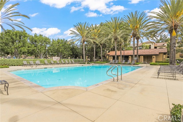 18 New Season, Irvine CA: https://media.crmls.org/medias/b607ee0e-0eab-481f-99cf-fa64b8b733b6.jpg
