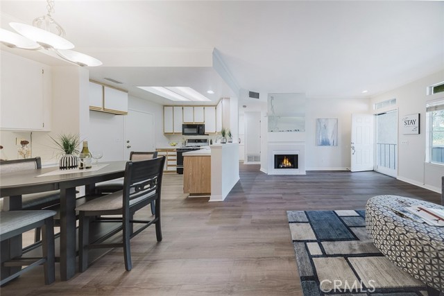 Front Image Thumbnail for CRPW25263074