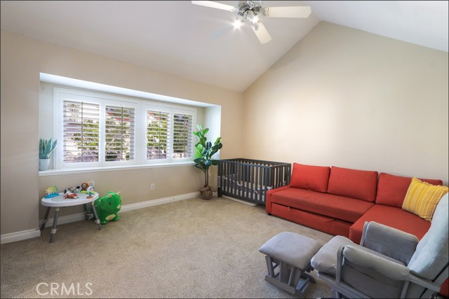 21055 Avenida Magnifica, Lake Forest CA: https://media.crmls.org/medias/b608c00c-435b-4f78-b99e-788fc6777a4e.jpg