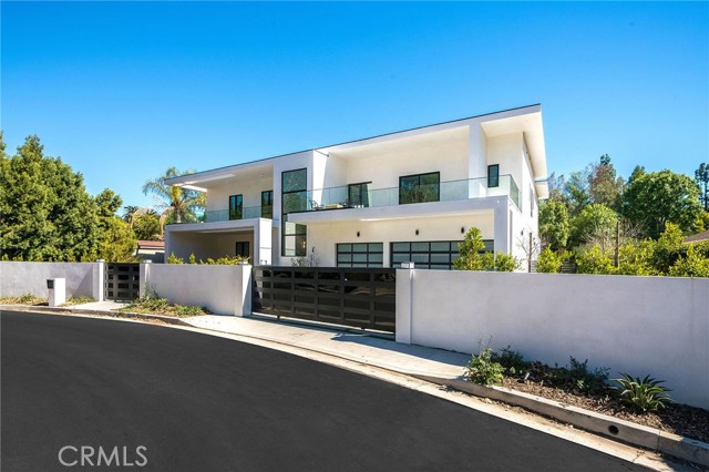 Detail Gallery Image 2 of 43 For 4930 Palomar Dr, Tarzana,  CA 91356 - 6 Beds | 6/1 Baths