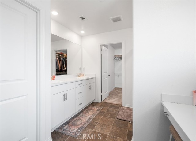 Detail Gallery Image 27 of 50 For 2502 Gunner Ridge Way, Rialto,  CA 92377 - 3 Beds | 2/1 Baths