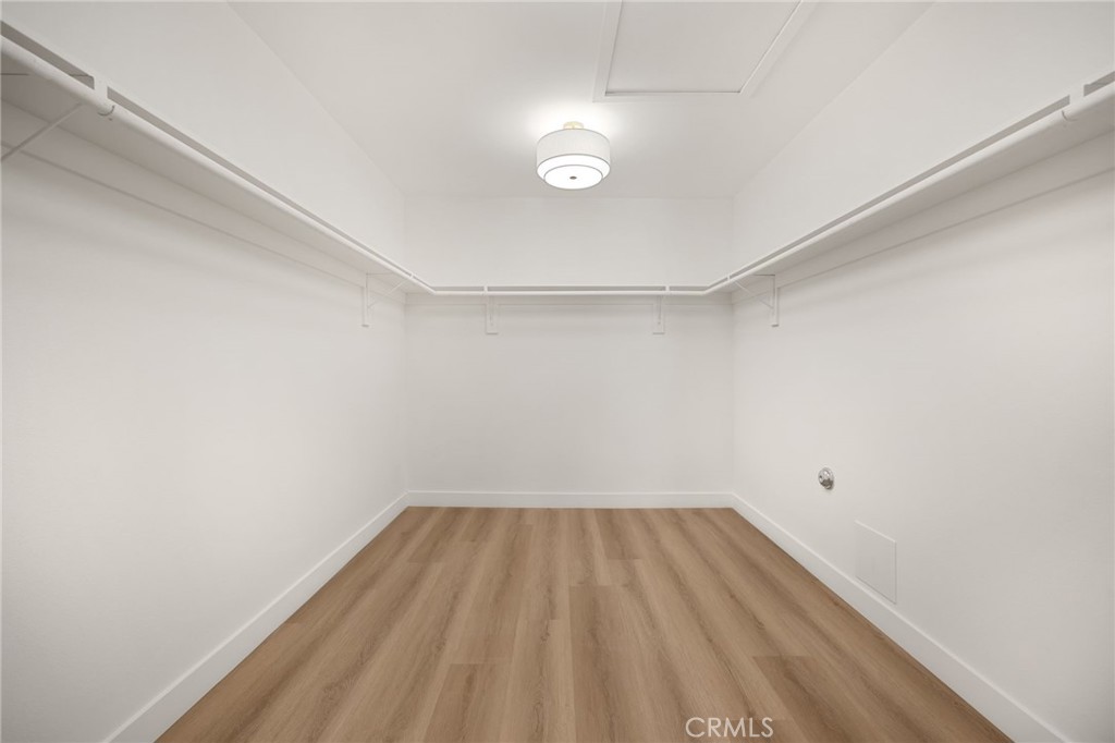 https://media.crmls.org/medias/b609576a-0ddb-4b50-aa7c-89f9841360a4.jpg?preset=X-Large