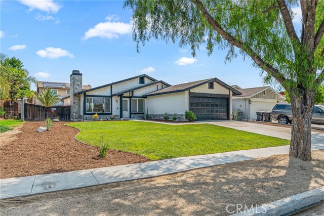 Detail Gallery Image 1 of 32 For 1157 Fallbrook Dr, Corona,  CA 92878 - 4 Beds | 2 Baths