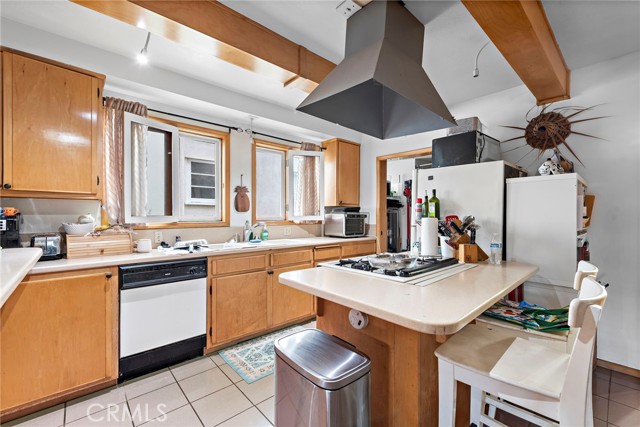 1532 Miramar Drive, Newport Beach CA: https://media.crmls.org/medias/b609f34e-a4de-4174-b64f-e3d56706ba09.jpg