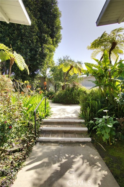 Detail Gallery Image 10 of 14 For 4040 Grand View Bld #41,  Los Angeles,  CA 90066 - 2 Beds | 1/1 Baths