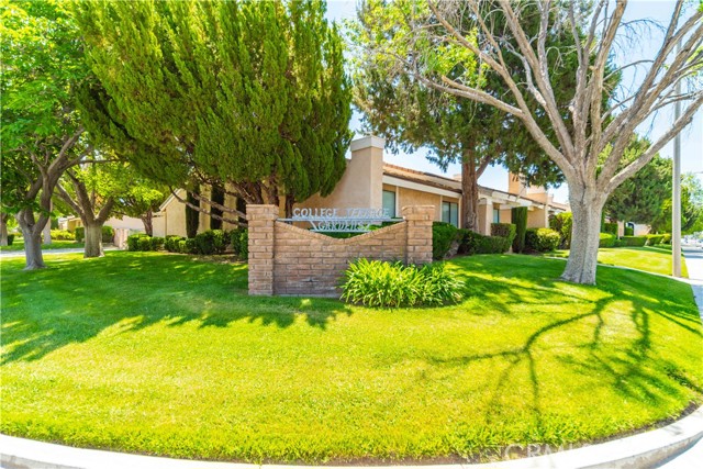 44114 30th W Street, Lancaster CA: https://media.crmls.org/medias/b60a18e0-ad91-42a4-95b1-fbd6f3d70746.jpg