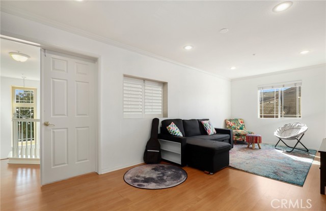 Image 22 of 16 For 33 Chadron  