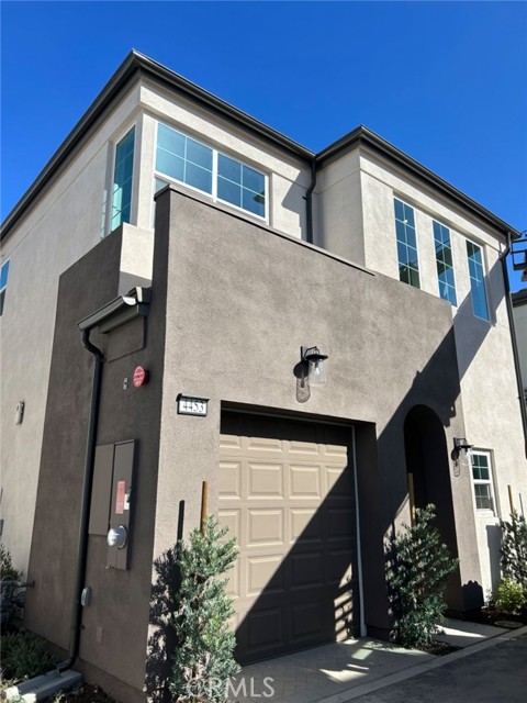 Detail Gallery Image 2 of 21 For 4453 S Bryant Paseo, Ontario,  CA 91762 - 3 Beds | 2/1 Baths