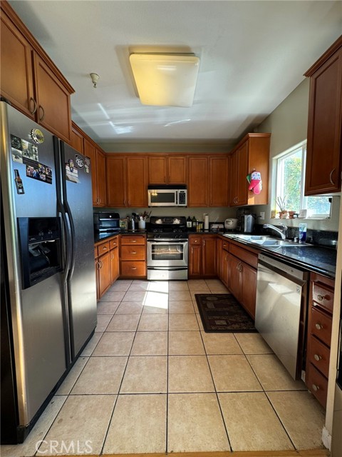 Detail Gallery Image 9 of 30 For 12375 Osborne Place #07,  Pacoima,  CA 91331 - 3 Beds | 3 Baths