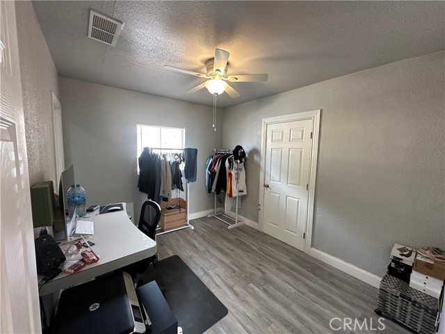 Detail Gallery Image 6 of 16 For 3602 L St, Bakersfield,  CA 93301 - 3 Beds | 1 Baths