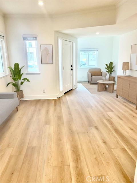 Detail Gallery Image 5 of 5 For 204 18th, Huntington Beach,  CA 92648 - 3 Beds | 2/1 Baths